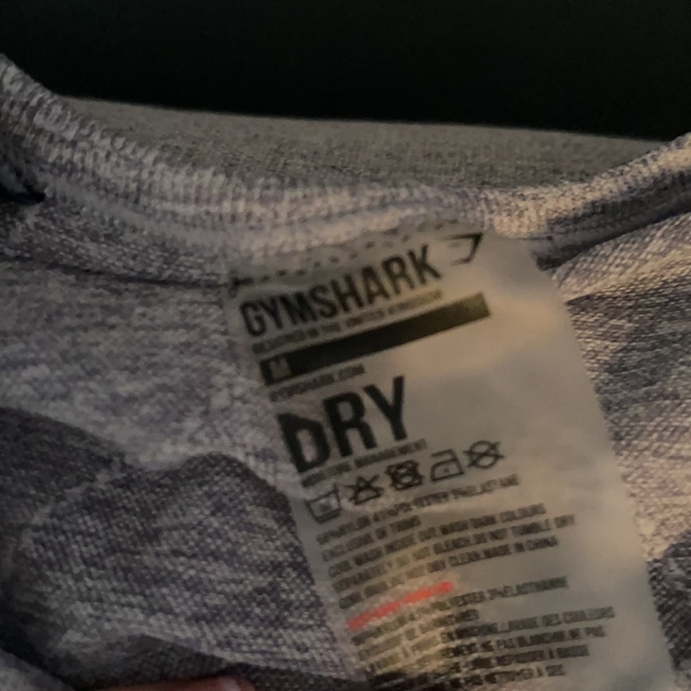 Workout top - Picture 2 of 2